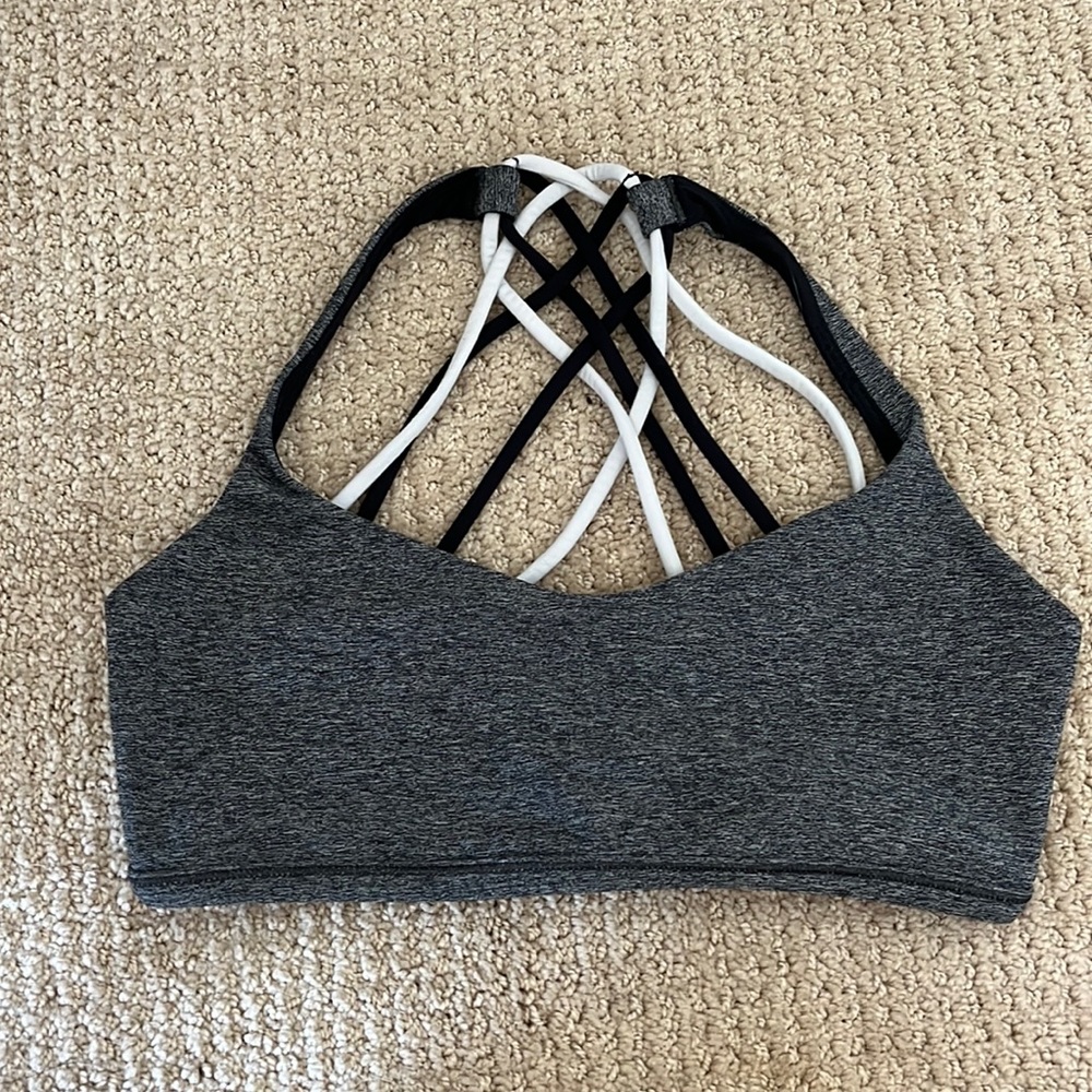 Lululemon Free to Be Bra Sz 6